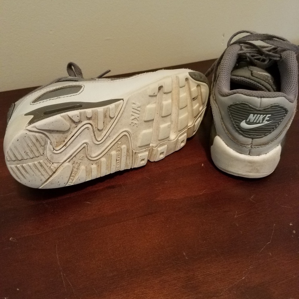 Shoe